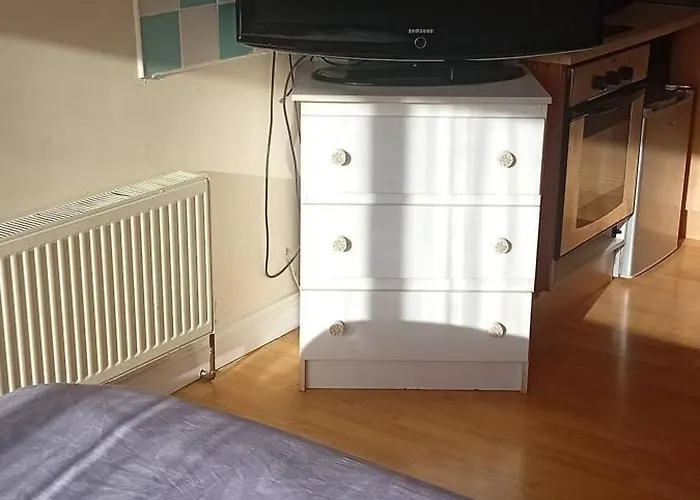 Apartment Lovely Double Bed Private In Town